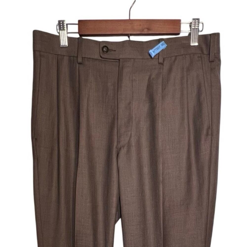 Axist 36/30 Men's Pleated Cuffed Brown with Slight‎ Sheen Career Dress Pant